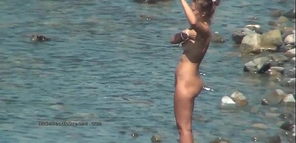  Special vids of beautiful young nudist girls naked in the sea